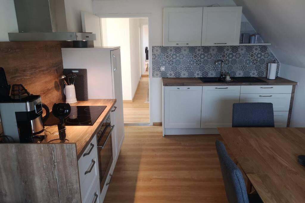 Ruhig Gelegene, Top Moderne Ferienwohnung - Hot Tub Und Sauna Gegen Aufpreis Neuhaus an Der Eger Exterior photo