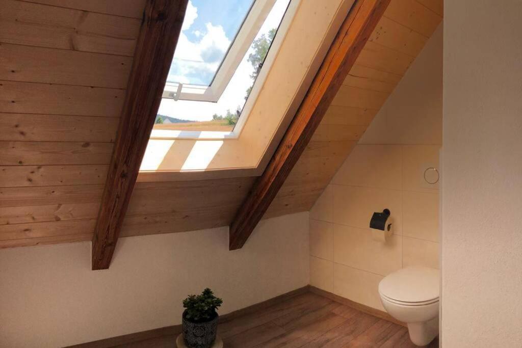 Ruhig Gelegene, Top Moderne Ferienwohnung - Hot Tub Und Sauna Gegen Aufpreis Neuhaus an Der Eger Exterior photo
