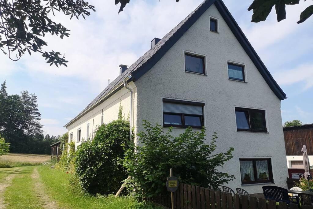 Ruhig Gelegene, Top Moderne Ferienwohnung - Hot Tub Und Sauna Gegen Aufpreis Neuhaus an Der Eger Exterior photo