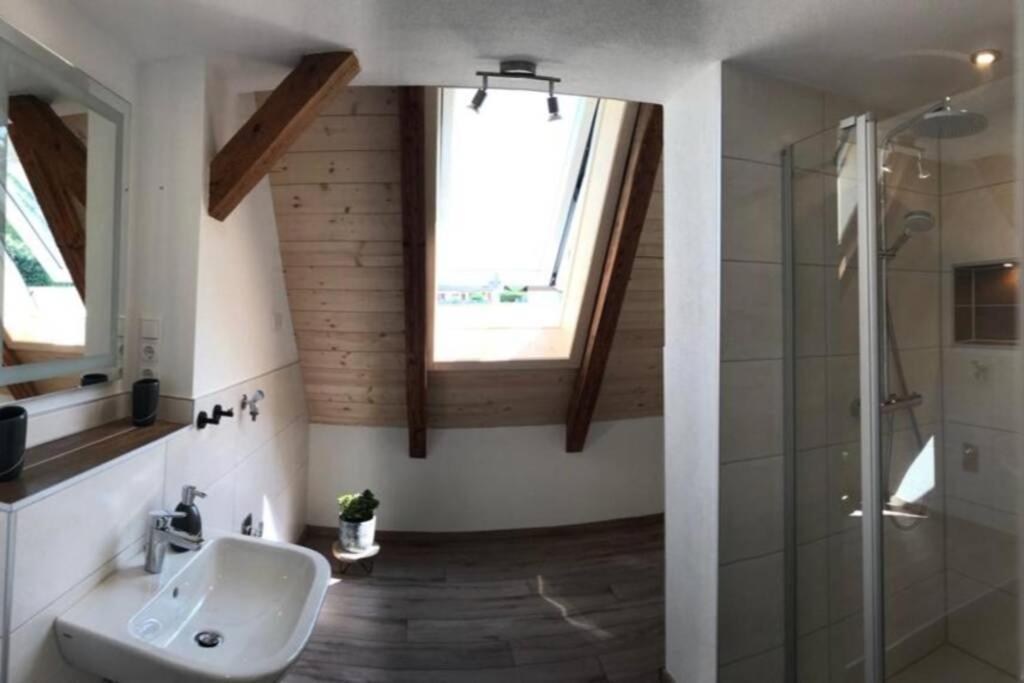 Ruhig Gelegene, Top Moderne Ferienwohnung - Hot Tub Und Sauna Gegen Aufpreis Neuhaus an Der Eger Exterior photo