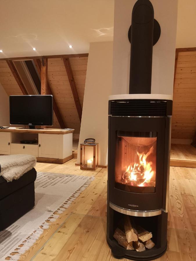 Ruhig Gelegene, Top Moderne Ferienwohnung - Hot Tub Und Sauna Gegen Aufpreis Neuhaus an Der Eger Exterior photo