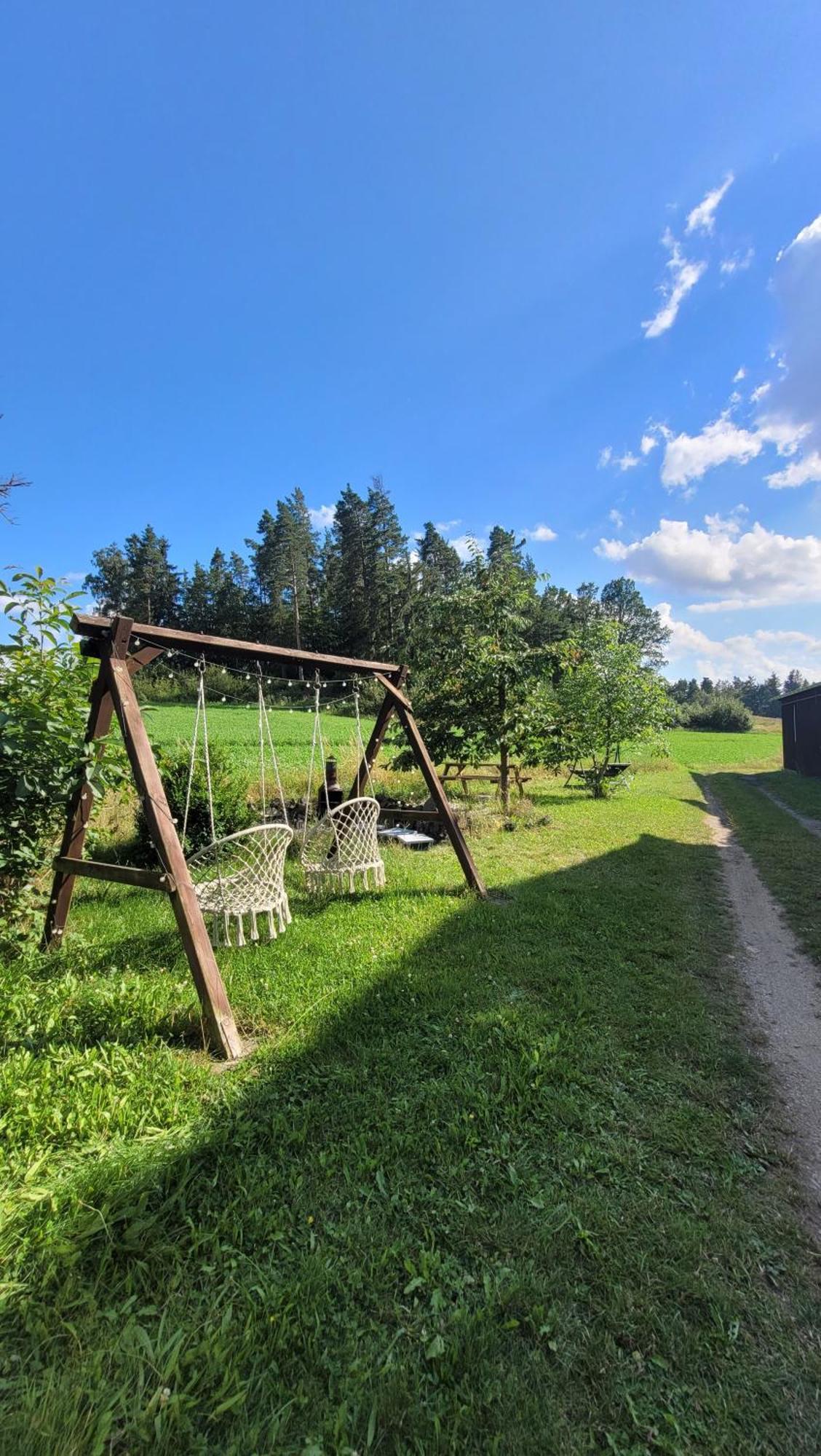 Ruhig Gelegene, Top Moderne Ferienwohnung - Hot Tub Und Sauna Gegen Aufpreis Neuhaus an Der Eger Exterior photo