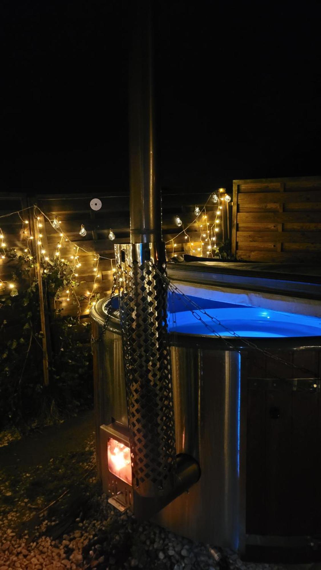 Ruhig Gelegene, Top Moderne Ferienwohnung - Hot Tub Und Sauna Gegen Aufpreis Neuhaus an Der Eger Exterior photo