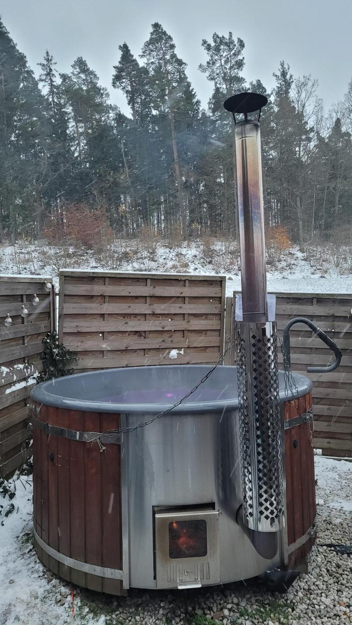 Ruhig Gelegene, Top Moderne Ferienwohnung - Hot Tub Und Sauna Gegen Aufpreis Neuhaus an Der Eger Exterior photo